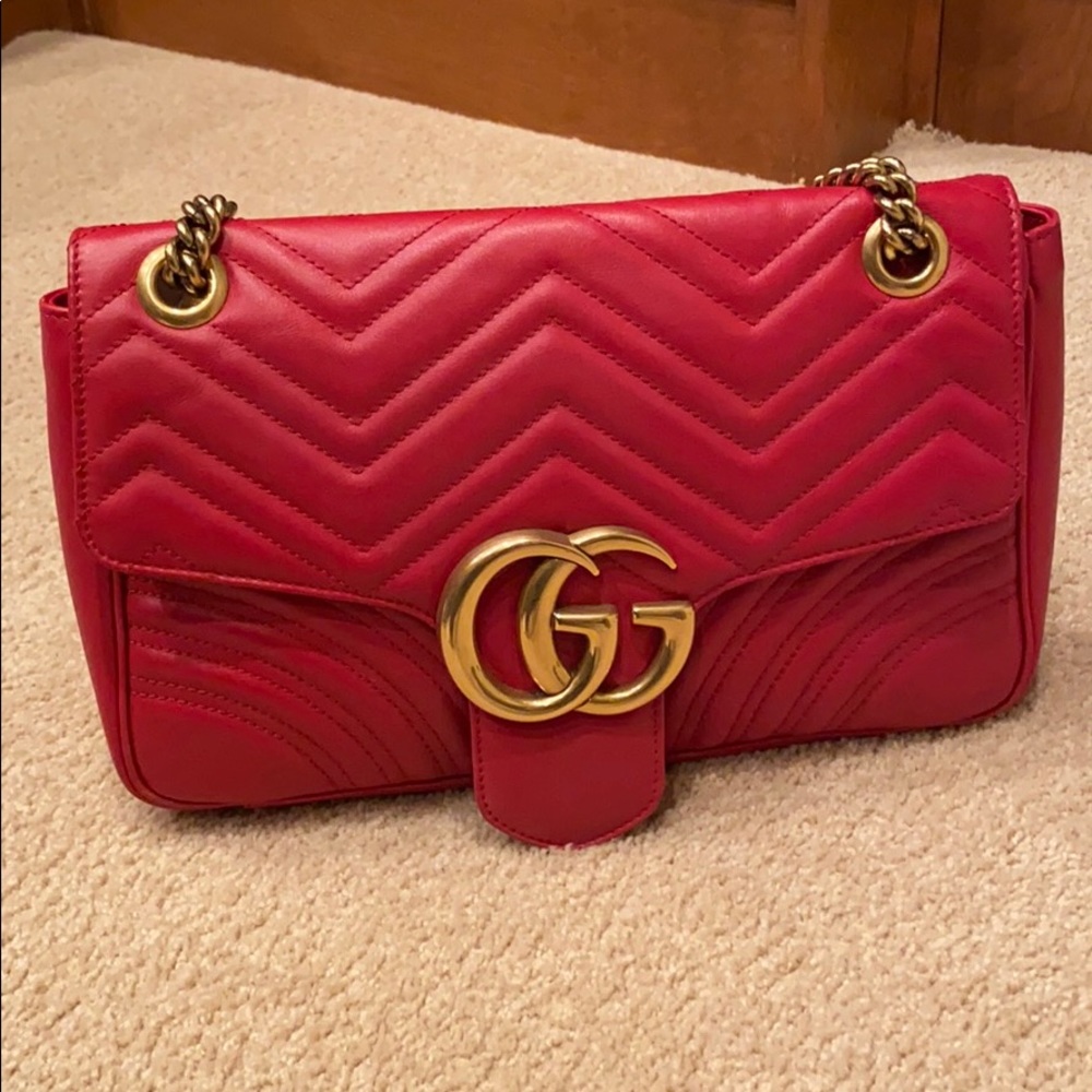 Gucci medium red marmont bag